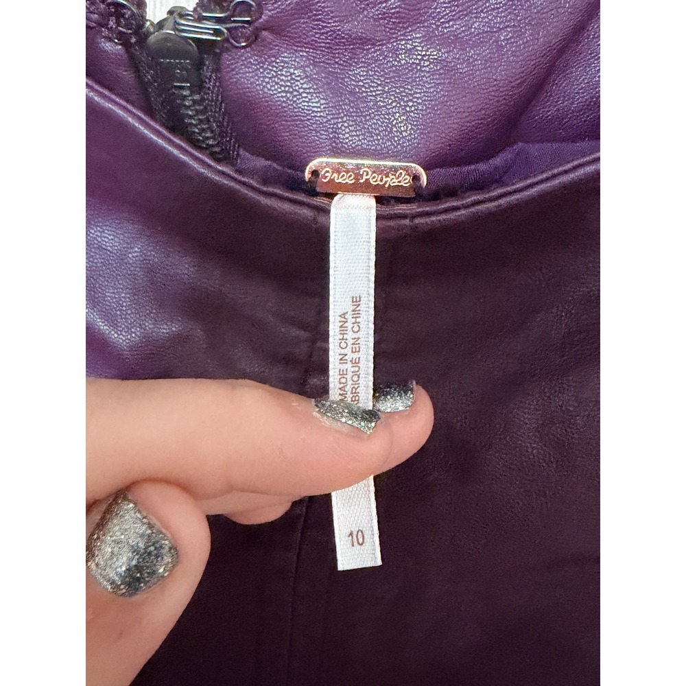 Free People Modern Femme Faux Leather Mini Skirt Purple Plum Vegan Size 10 - Picture 3 of 3